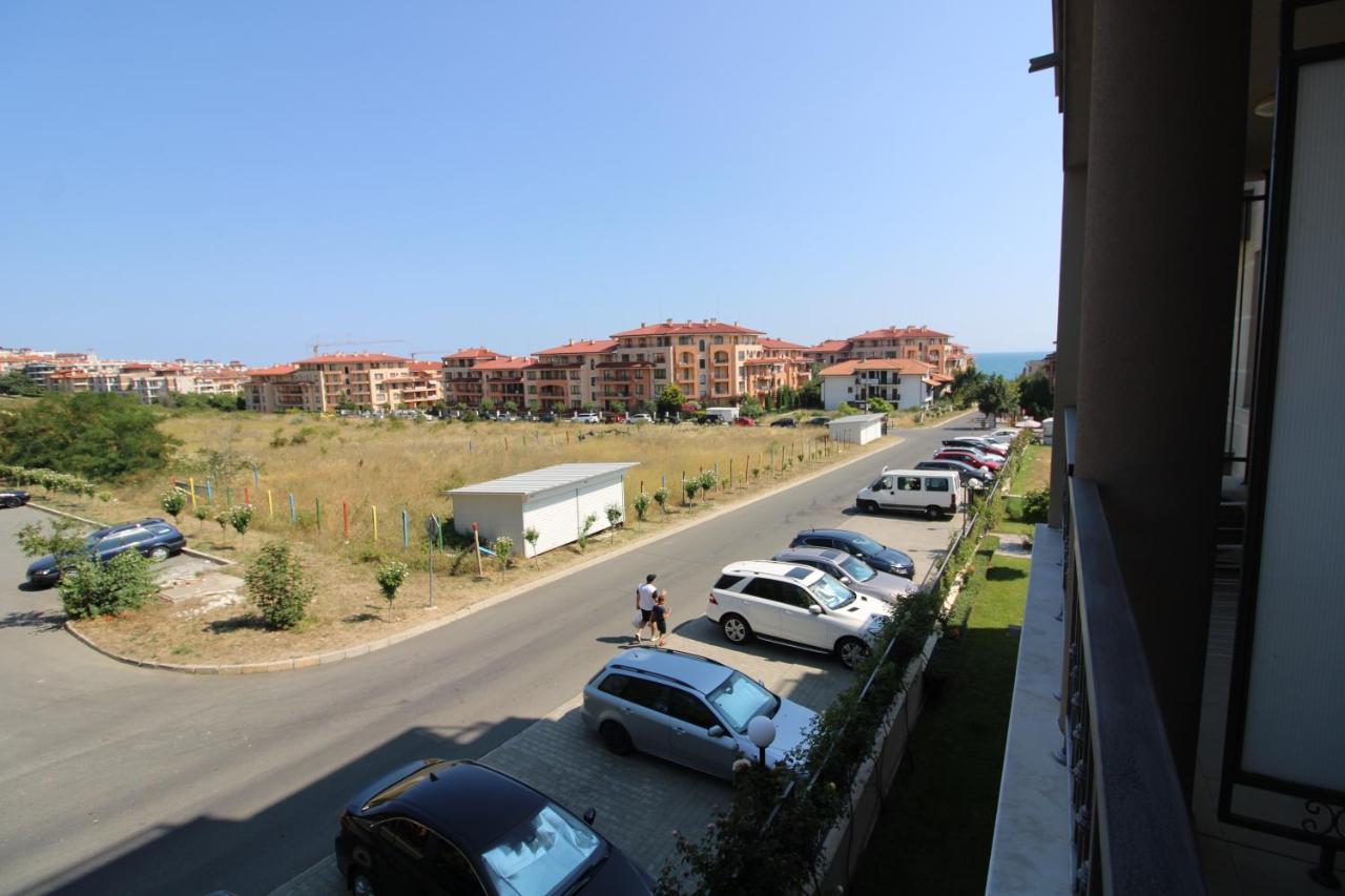 Sorrento - Menada Apartments Светий Влас Екстер'єр фото