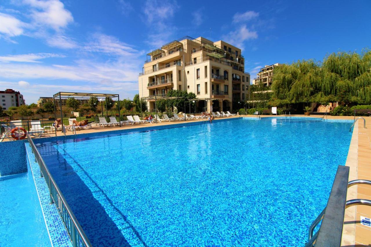 Sorrento - Menada Apartments Светий Влас Екстер'єр фото