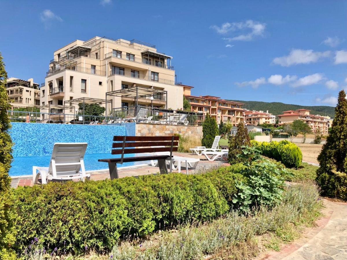 Sorrento - Menada Apartments Светий Влас Екстер'єр фото