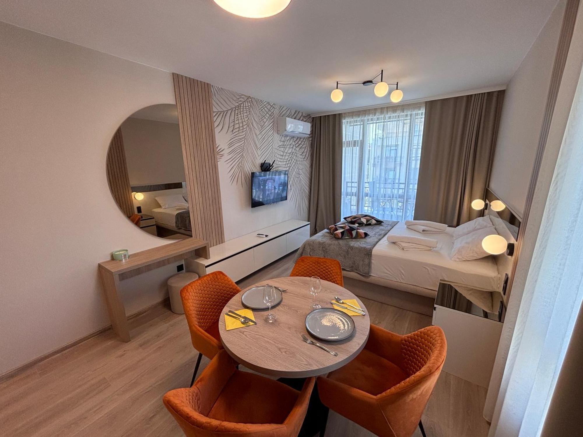 Sorrento - Menada Apartments Светий Влас Екстер'єр фото
