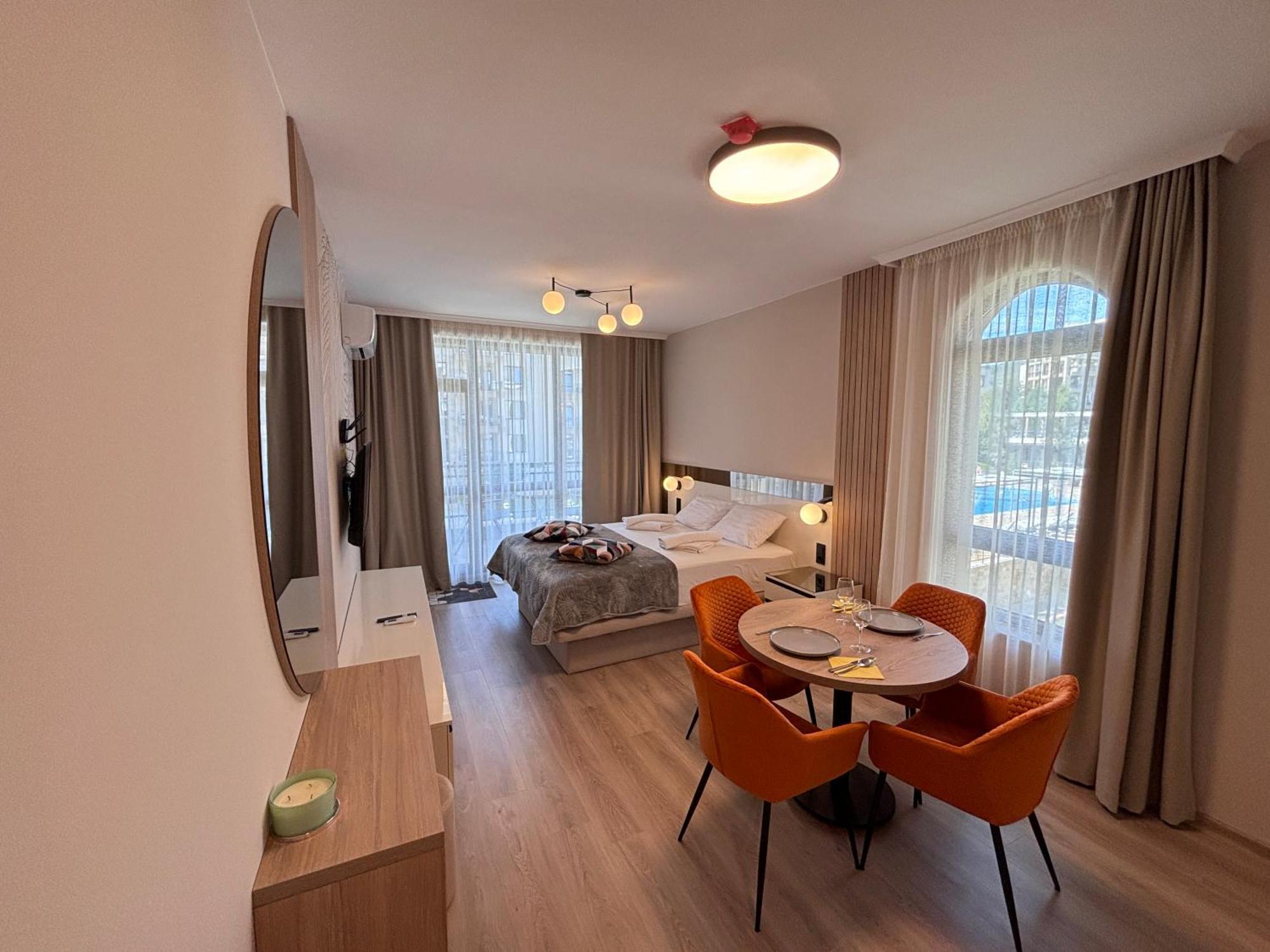 Sorrento - Menada Apartments Светий Влас Екстер'єр фото
